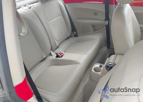 2012 Volkswagen Beetle 2.5L z USA, uszkodzony, nr VIN 3VWJP7AT1CM658233